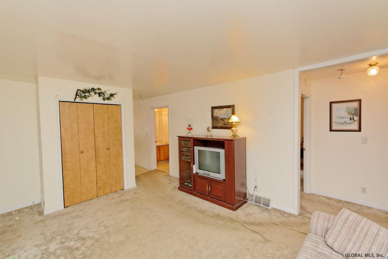 11 Echo Drive Rotterdam, NY 12306 - Photo 12 of 23 Photo 12