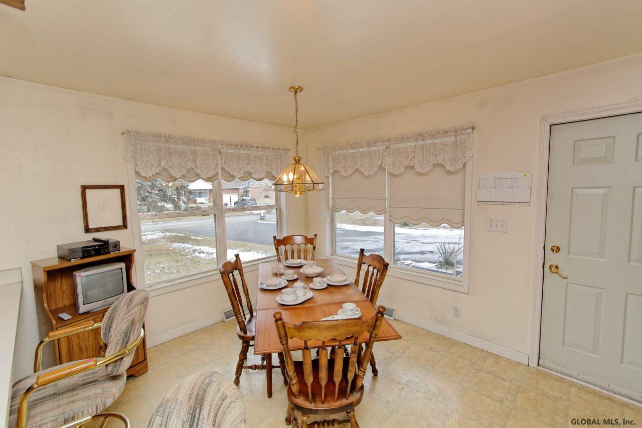 11 Echo Drive Rotterdam, NY 12306 - Photo 4 of 23 Photo 4