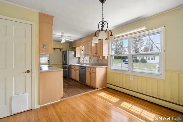 $289,900 | 215 Monroe Street, East Hartford, CT 06118