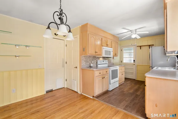 $289,900 | 215 Monroe Street, East Hartford, CT 06118