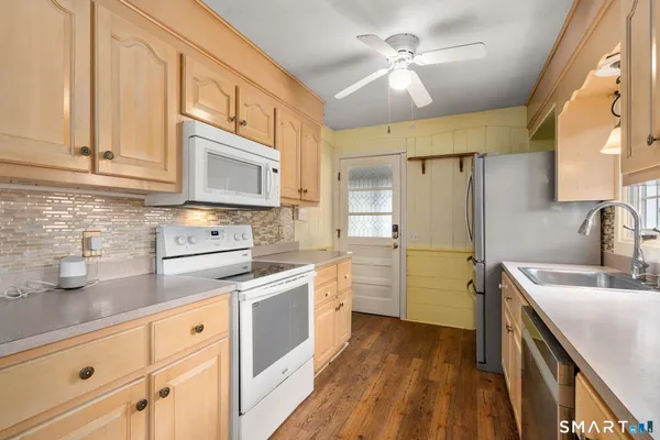 $289,900 | 215 Monroe Street, East Hartford, CT 06118