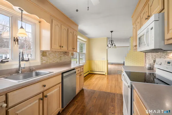 $289,900 | 215 Monroe Street, East Hartford, CT 06118