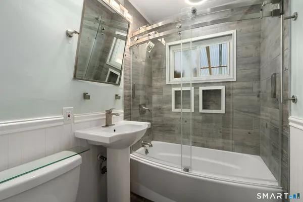 $289,900 | 215 Monroe Street, East Hartford, CT 06118