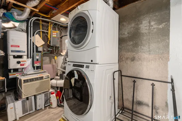 $289,900 | 215 Monroe Street, East Hartford, CT 06118