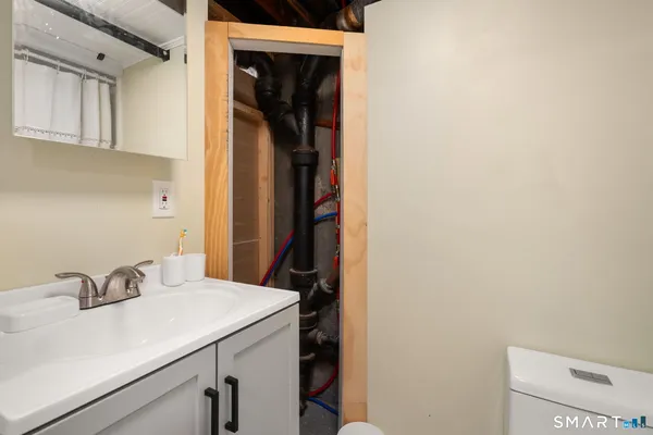 $289,900 | 215 Monroe Street, East Hartford, CT 06118