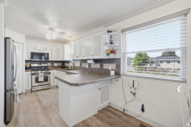 845 North 275 West Bountiful, UT 84010 - Photo 17 of 48