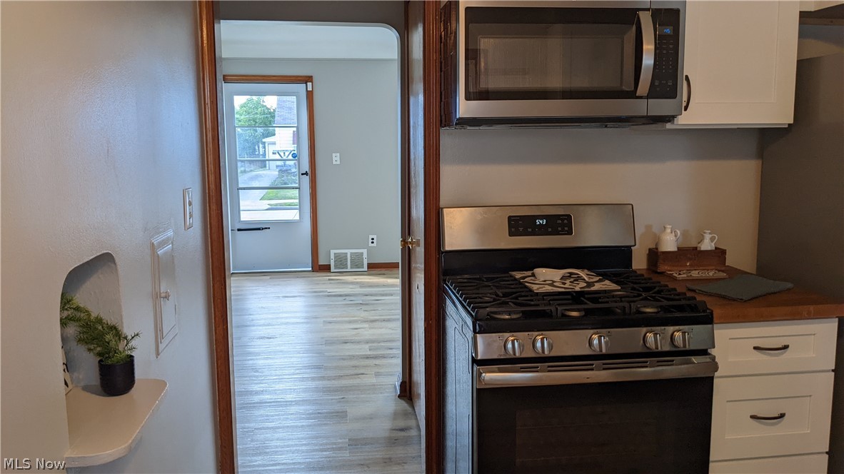 29946 Elgin Road Wickliffe, OH 44092 - Photo 13 of 34 Gallery Image 13
