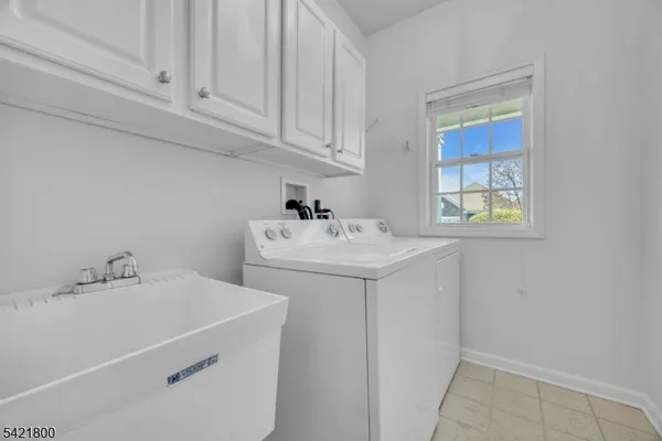 $685,000 | 180 Stone Manor Drive, Somerset, NJ 08873