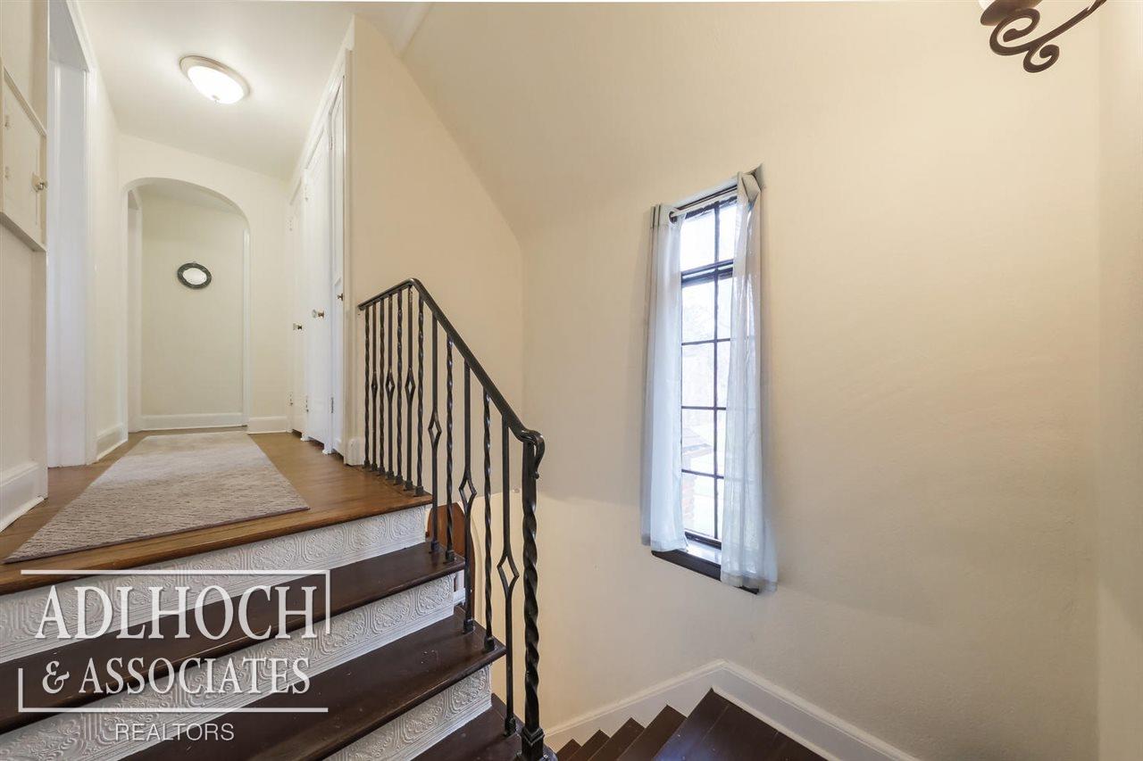 244 Fisher Road Grosse Pointe, MI 48230 - Photo 18 of 32