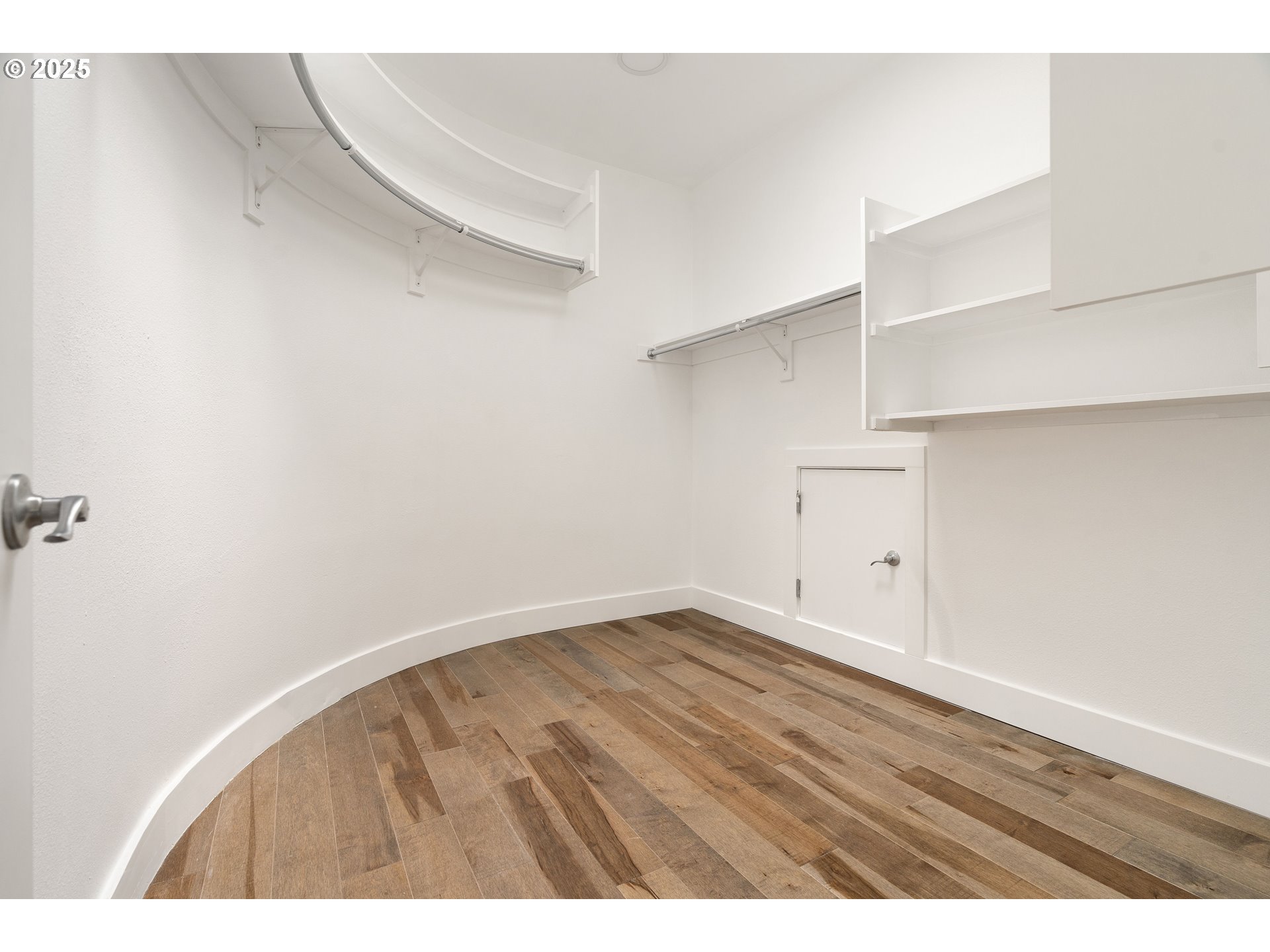 290 Southwest Moonridge Place Portland, OR 97225 - Photo 21 of 46 a view of an empty room