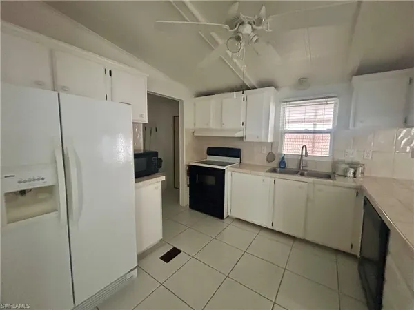 $1,850 | 130 Grassy Key Lane, Unit 37, Naples, FL 34114