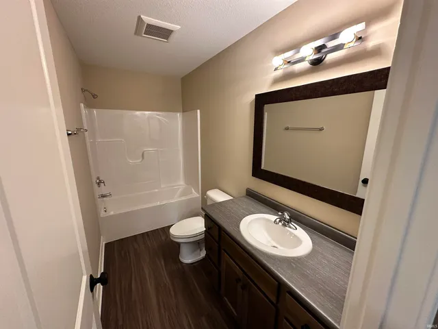 $394,900 | 1480 Monte Carlo Drive, Huntertown, IN 46748