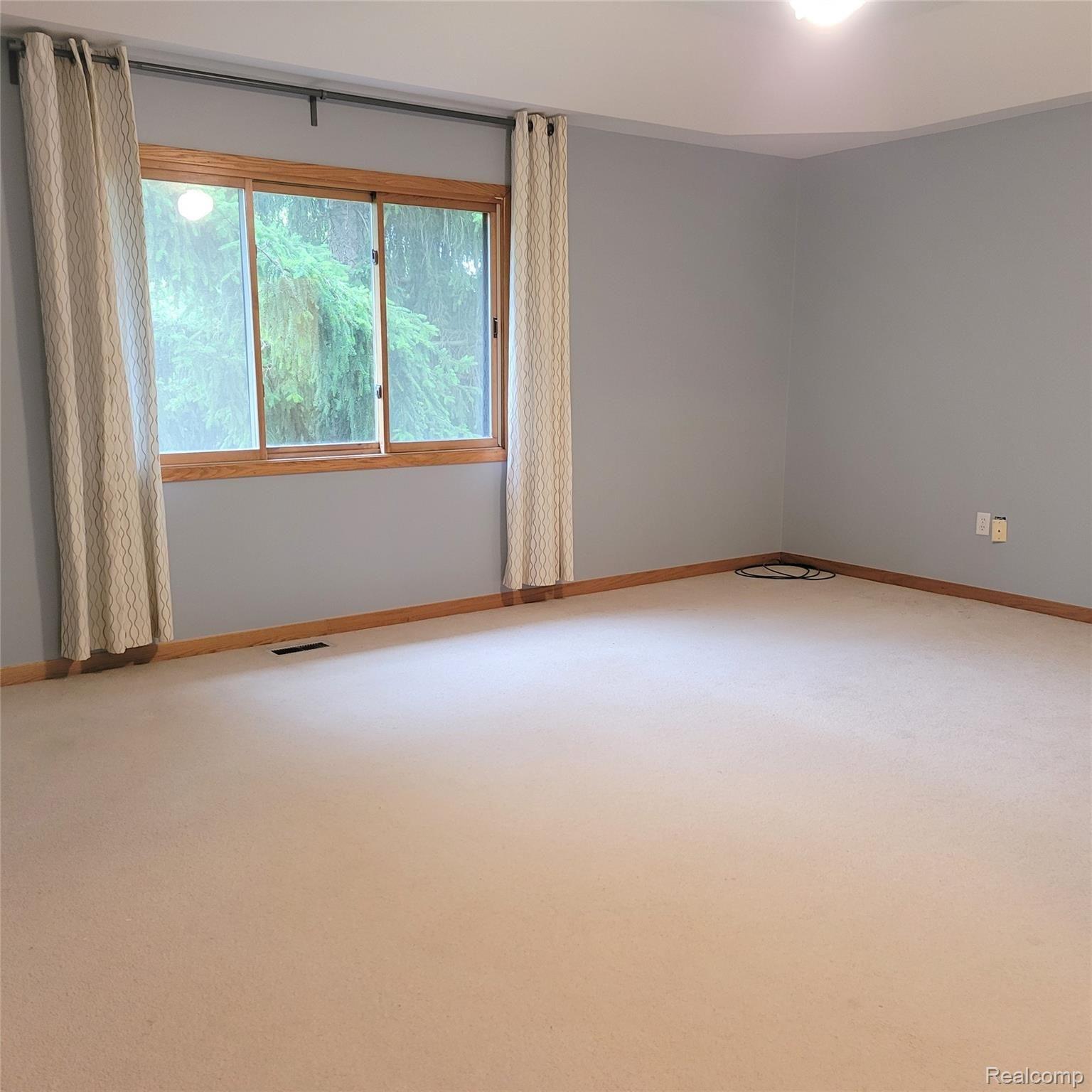 3696 North Dancer Road Dexter, MI 48130 - Photo 10 of 25 10.jpg