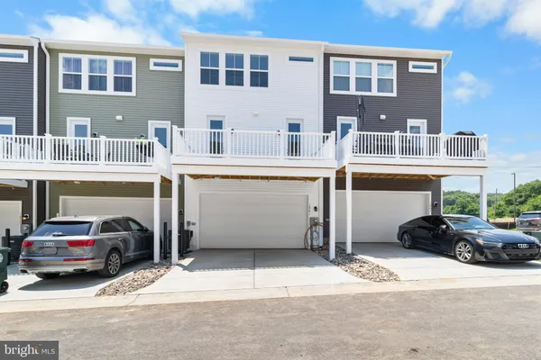 a car parked in front of a building