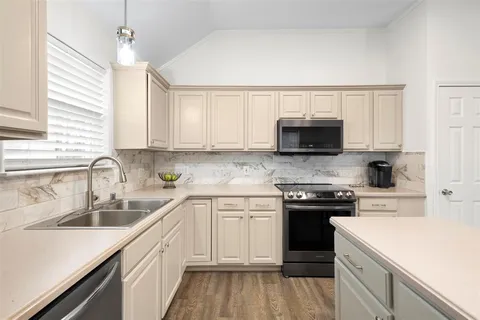 $375,000 | 2404 Bowman Avenue, Mansfield, TX 76063