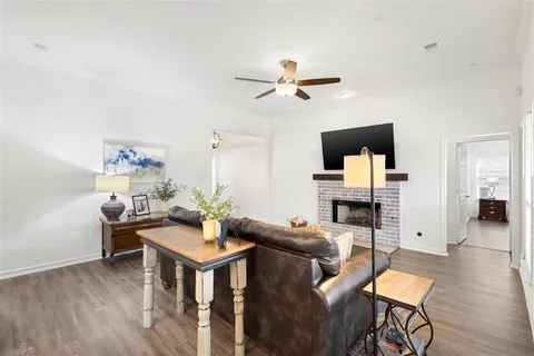 $375,000 | 2404 Bowman Avenue, Mansfield, TX 76063