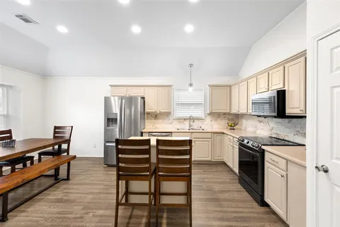 $375,000 | 2404 Bowman Avenue, Mansfield, TX 76063