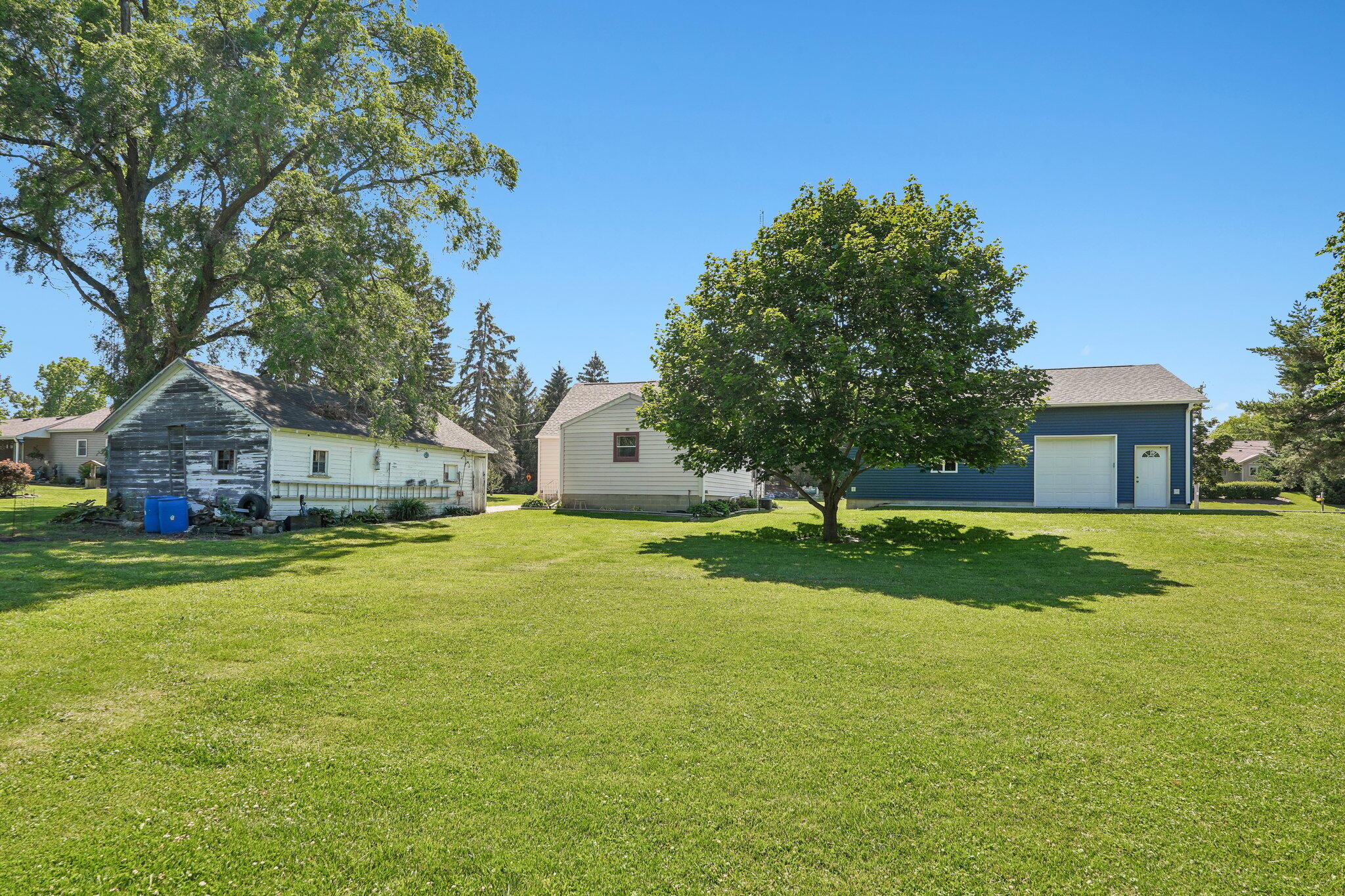 9207 39th Avenue Pleasant Prairie, WI 53142 - Photo 15 of 48 back of property