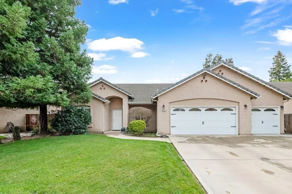$454,900 | 2303 South Conyer Court, Visalia, CA 93277