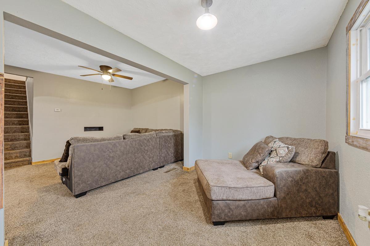 303 3rd Street North Ellendale, MN 56026 - Photo 13 of 38