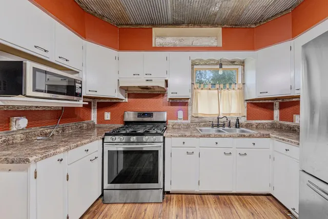 $179,900 | 303 3rd Street North, Ellendale, MN 56026