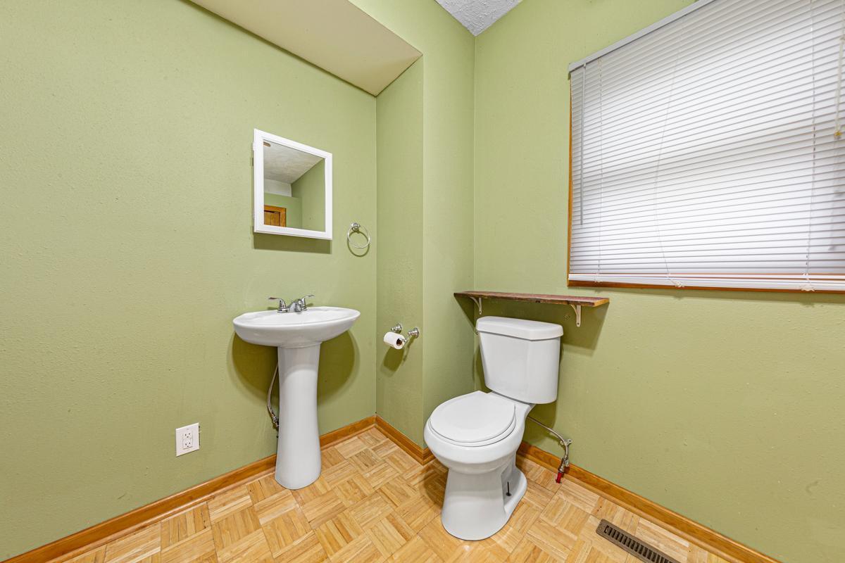 303 3rd Street North Ellendale, MN 56026 - Photo 24 of 38