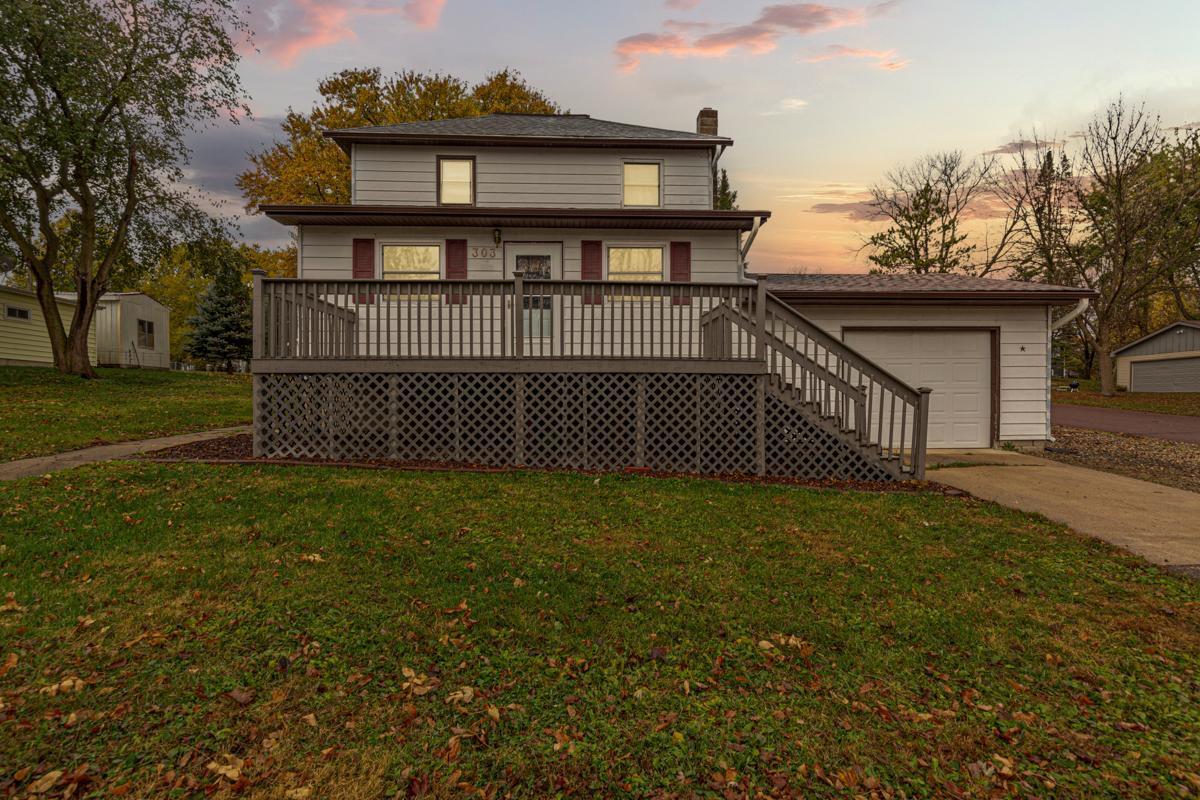 303 3rd Street North Ellendale, MN 56026 - Photo 3 of 38