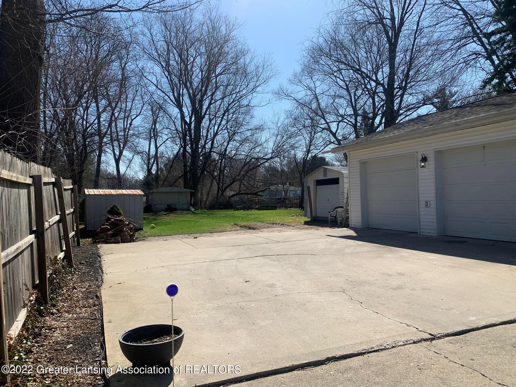 6223 Cooper Road Lansing, MI 48911 - Photo 5 of 8 image (6)