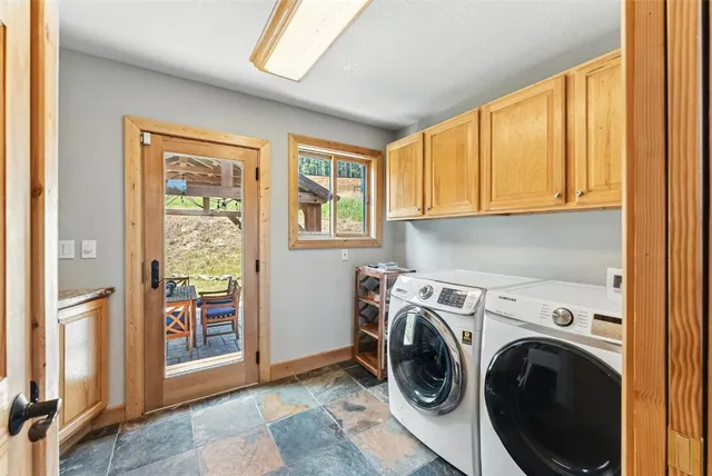 a view of utility room with washer and dryer