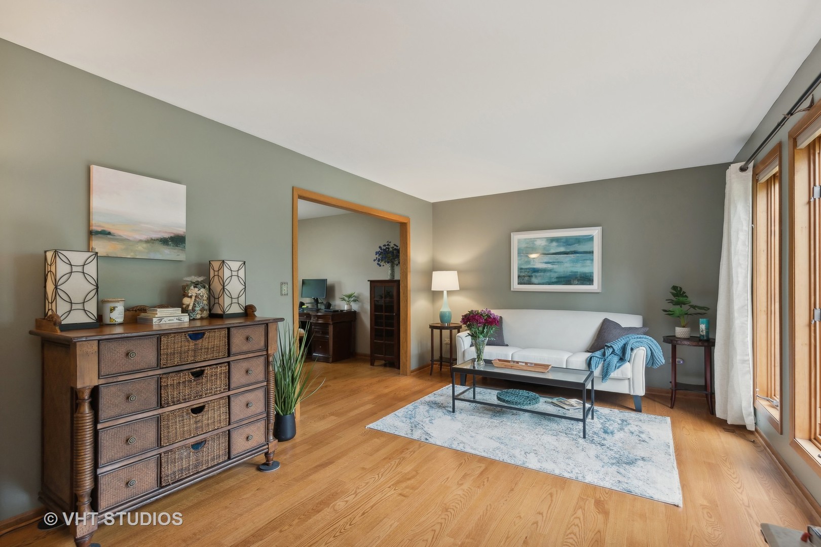 914 Atkinson Road Lake Bluff, IL 60044 - Photo 11 of 42 Gallery Image 11