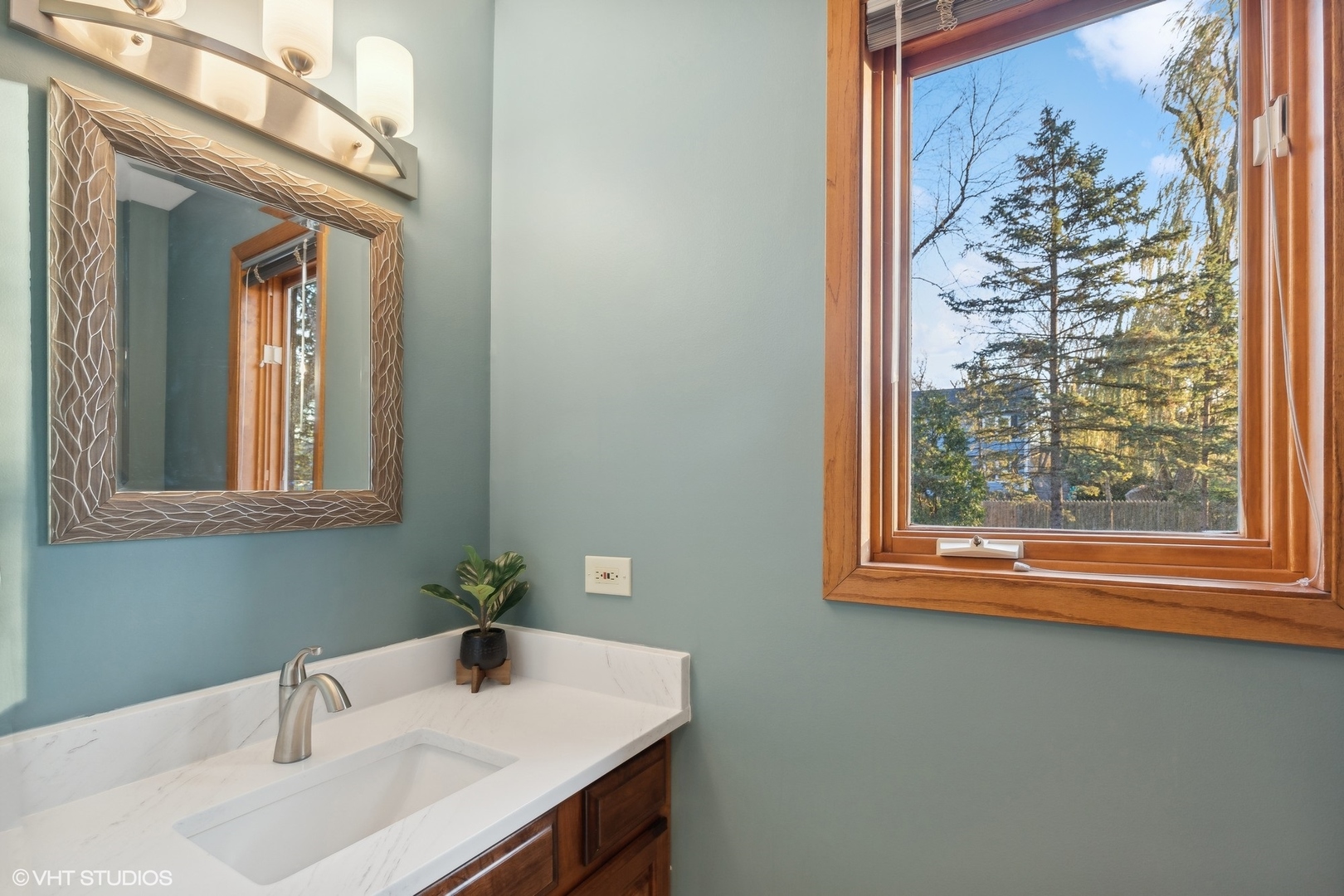 914 Atkinson Road Lake Bluff, IL 60044 - Photo 31 of 42 Gallery Image 31