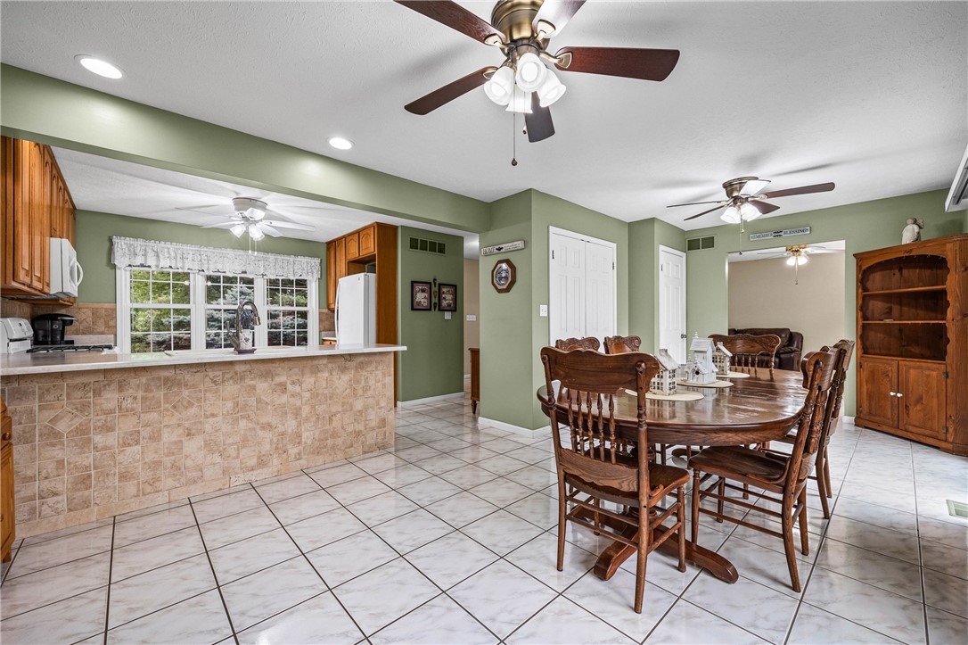 8 Summer Ridge Circle Clarkson, NY 14420 - Photo 10 of 49