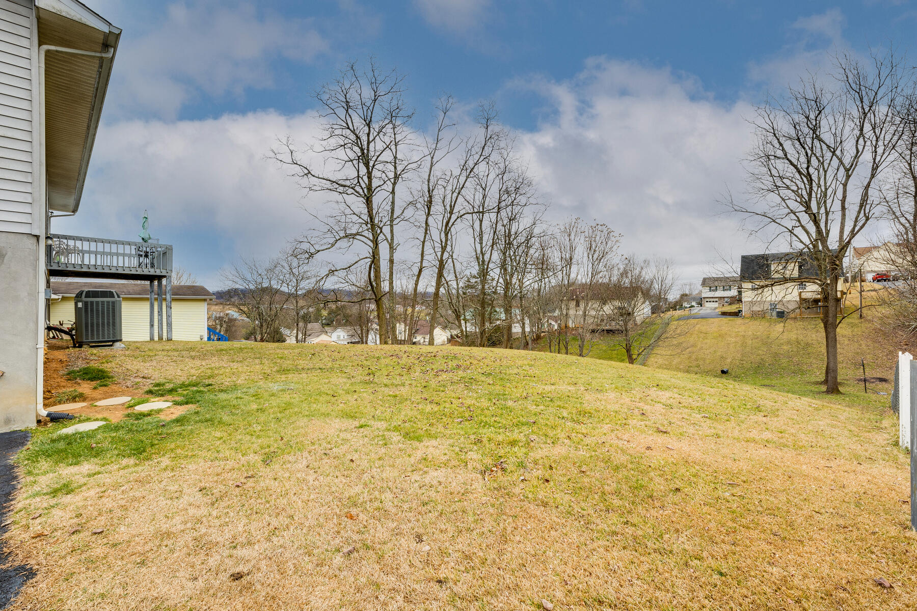 229 Ridgeview Drive Johnson City, TN 37615 - Photo 38 of 43 038