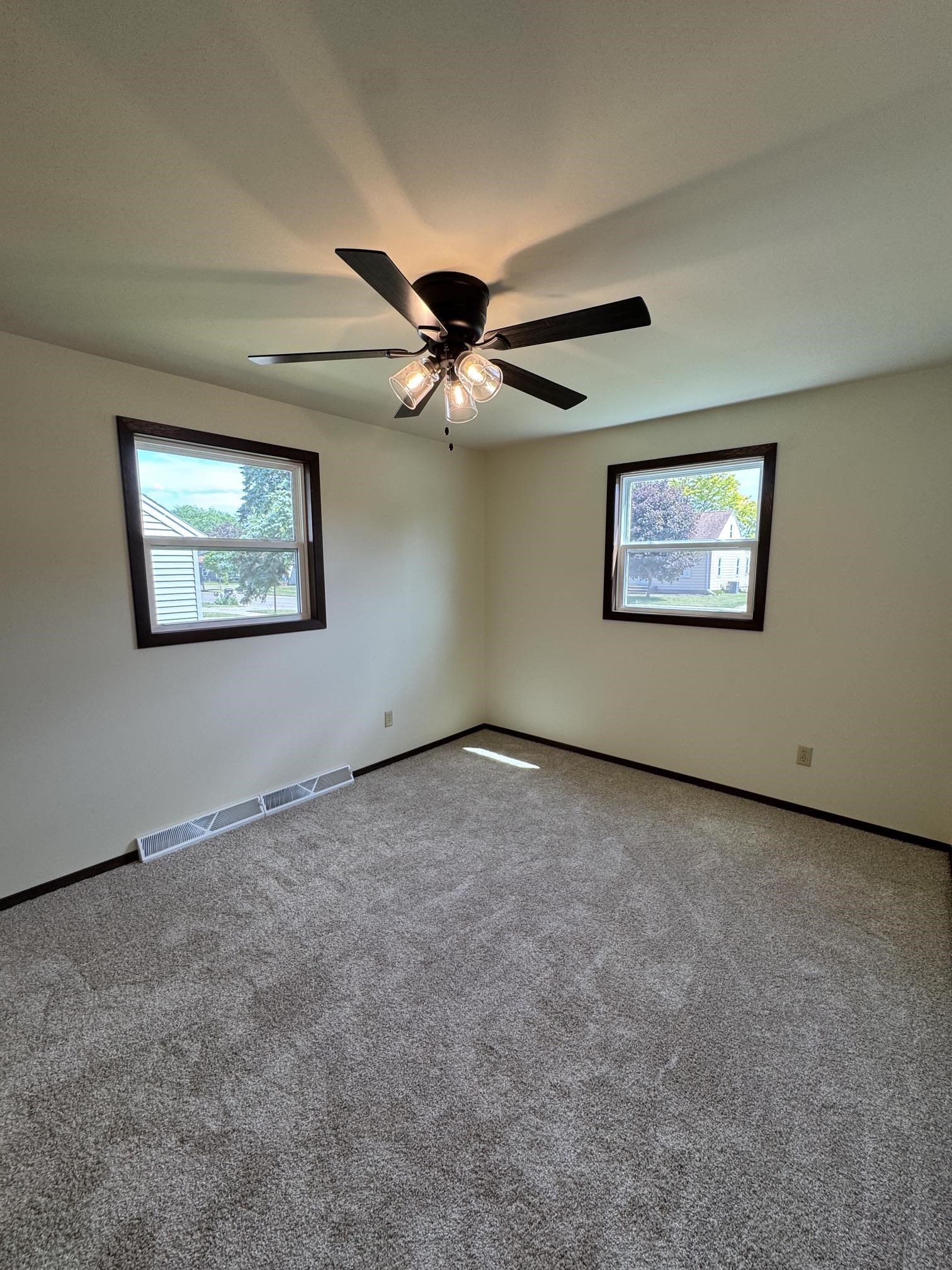 2704 North David Street Appleton, WI 54914 - Photo 23 of 48