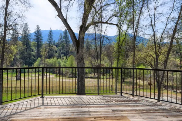 $990,278 | 46580 Vista Del Rio Drive, Oakhurst, CA 93644