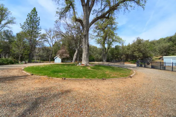 $990,278 | 46580 Vista Del Rio Drive, Oakhurst, CA 93644