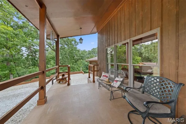 $614,900 | 5563 East Anding Drive, Catawissa, MO 63015