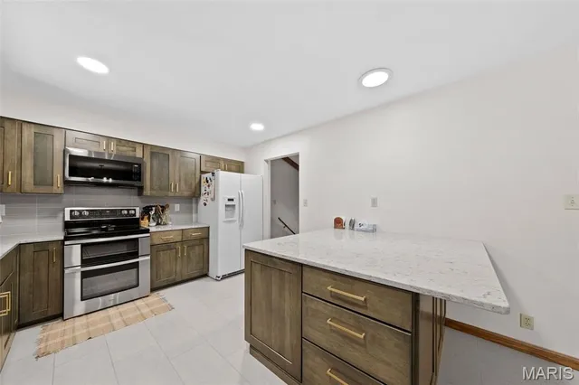 $614,900 | 5563 East Anding Drive, Catawissa, MO 63015