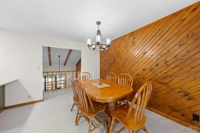 $614,900 | 5563 East Anding Drive, Catawissa, MO 63015