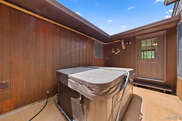 $614,900 | 5563 East Anding Drive, Catawissa, MO 63015