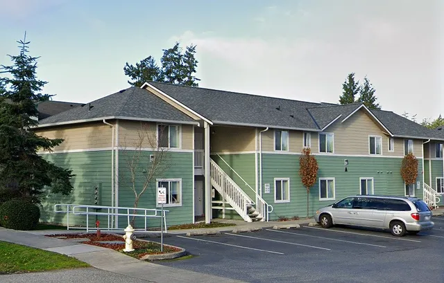 $943 | 300 Northeast 7th Avenue, Oak Harbor, WA 98277