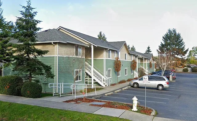 $943 | 300 Northeast 7th Avenue, Oak Harbor, WA 98277