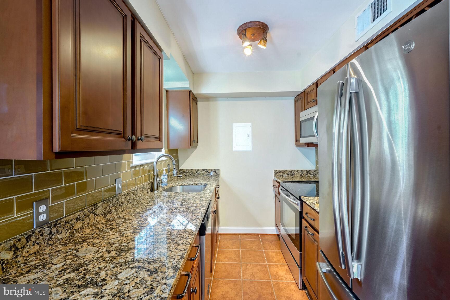 2601 South Walter Reed Drive, Unit B Arlington, VA 22206 - Photo 2 of 17