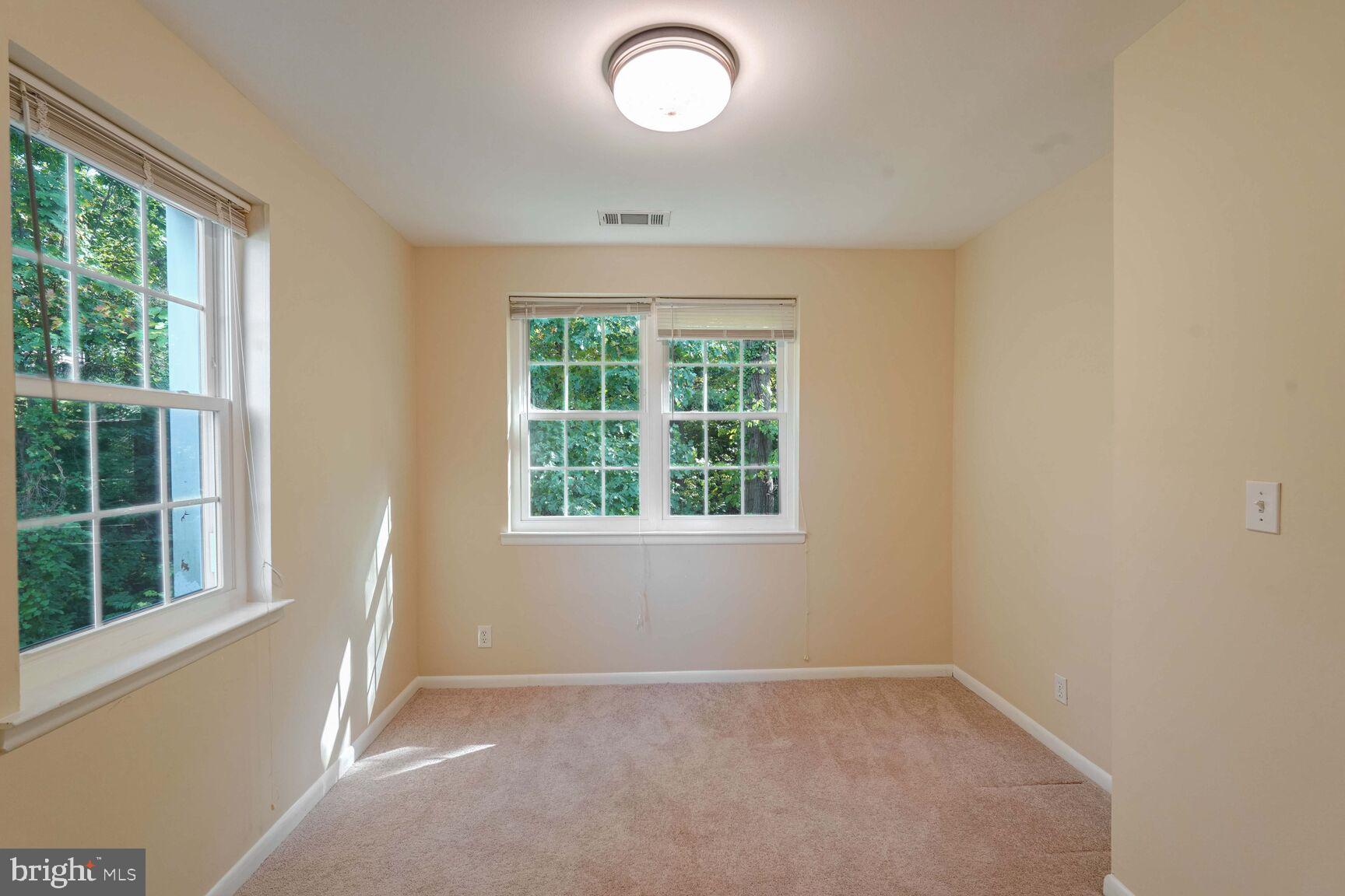 2601 South Walter Reed Drive, Unit B Arlington, VA 22206 - Photo 8 of 17