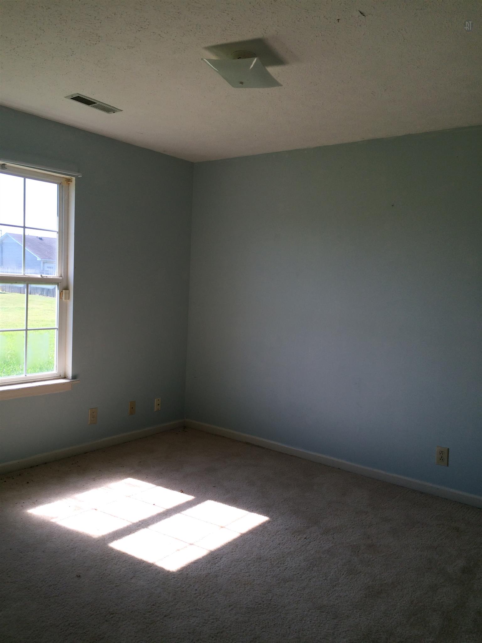 955 State Line Road Oak Grove, KY 42262 - Photo 12 of 14 an empty room with a window