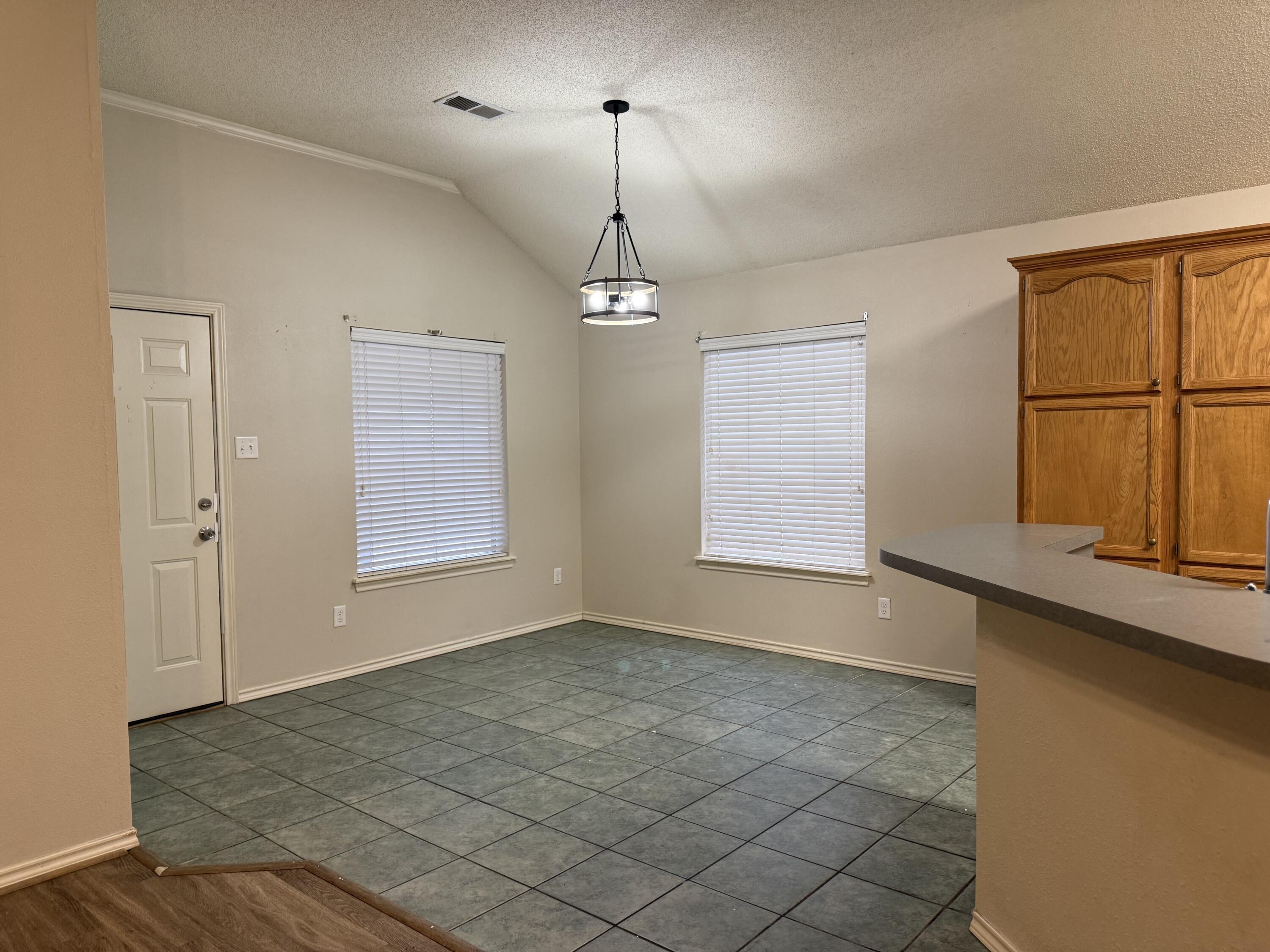 10602 Akron Avenue Lubbock, TX 79423 - Photo 7 of 16