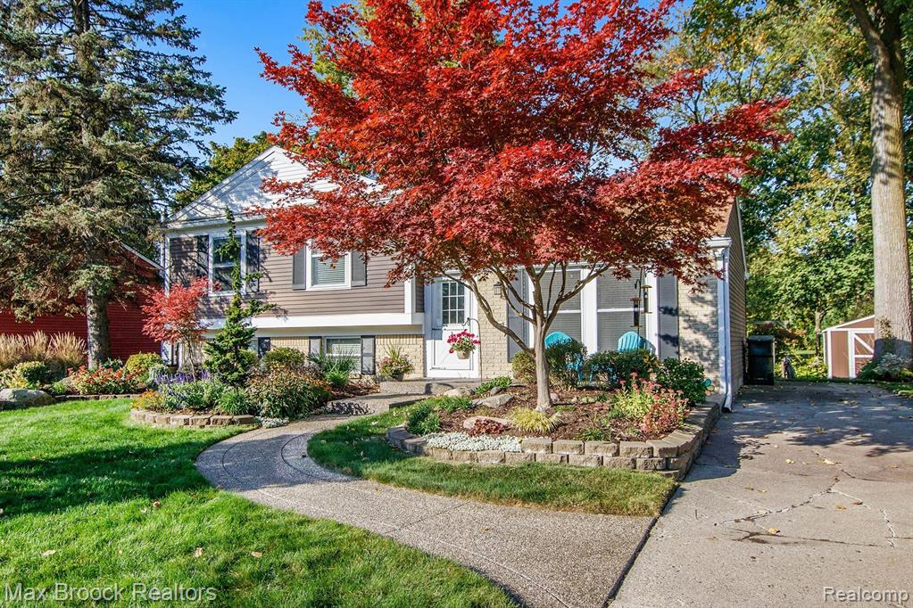 954 Hadley Road Rochester Hills, MI 48307 - Photo 25 of 43