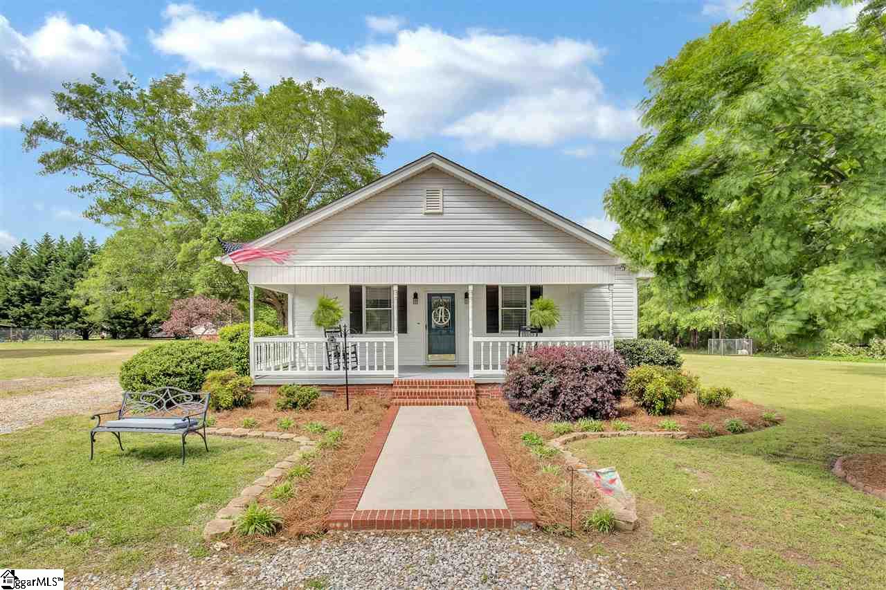 4000 Greenpond Road Gray Court, SC 29645 - Photo 1 of 36