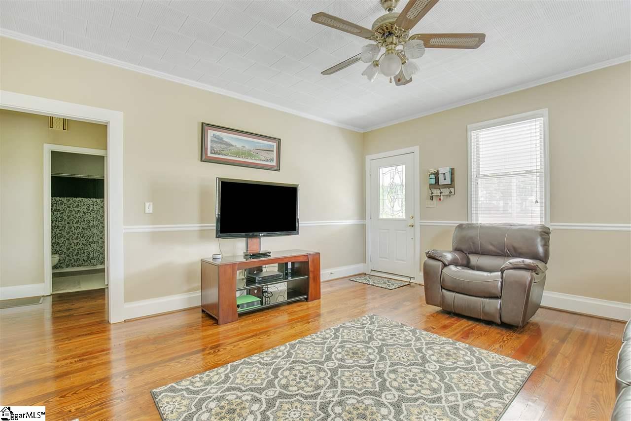 4000 Greenpond Road Gray Court, SC 29645 - Photo 4 of 36