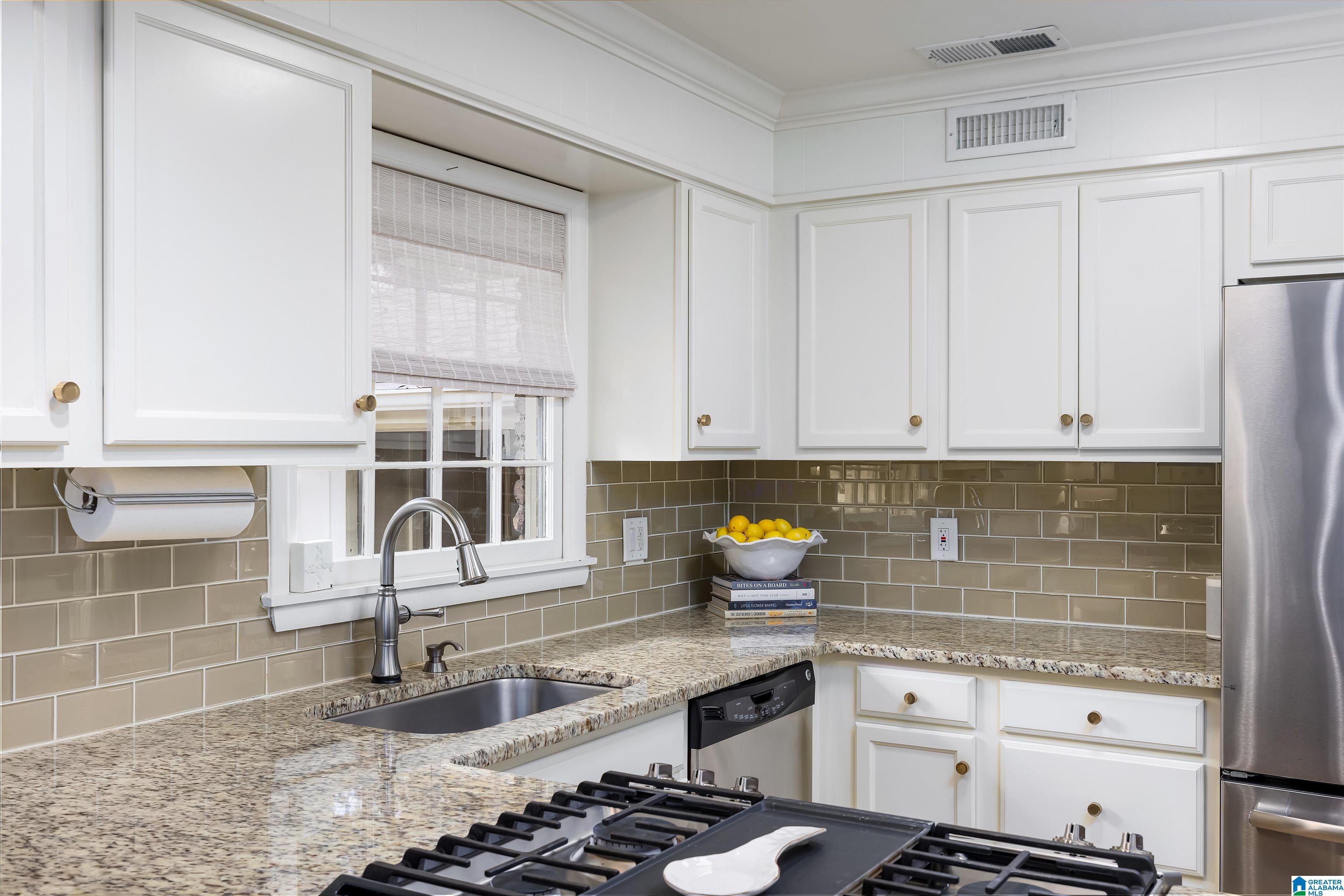 4324 Mountaindale Road Birmingham, AL 35213 - Photo 14 of 45